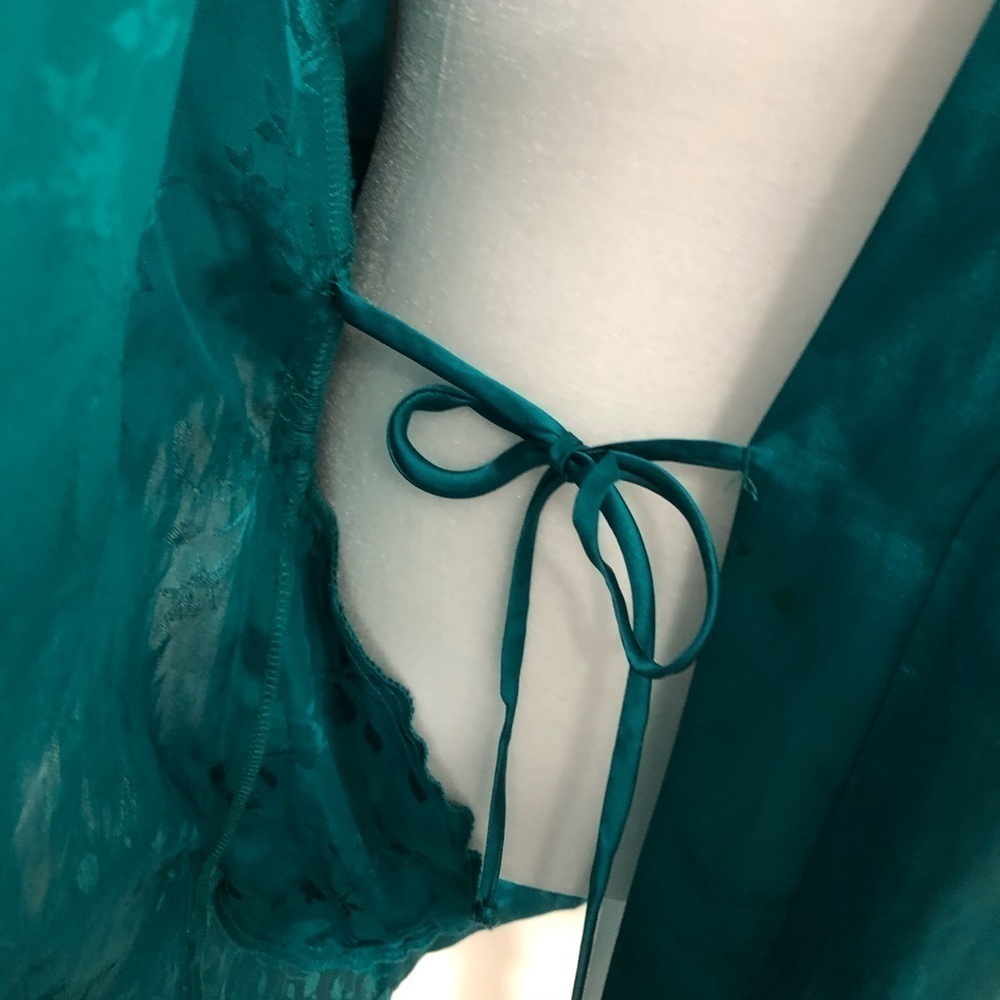 Inner Most Robe with One Pocket Belt Loops Tie - Picture 3 of 7